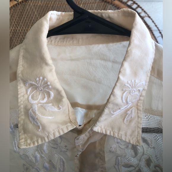 Vintage Cream Long Sleeve Cottagecore Button Up W/White Floral Embroidery - Picture 3 of 6